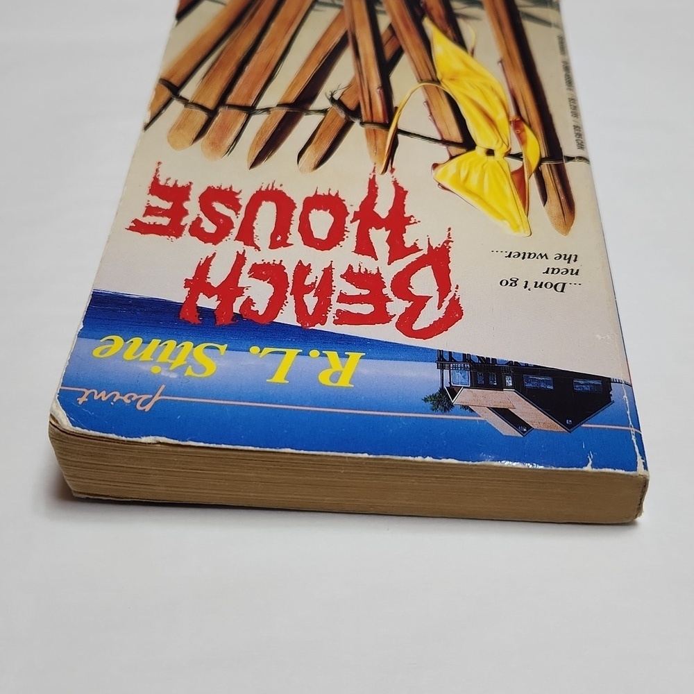 RL Stine -- Beach House - Picture 3 of 6